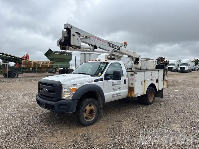 Ford F-550 车载式高空作业车