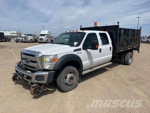 Ford F-550 平板栏板货车