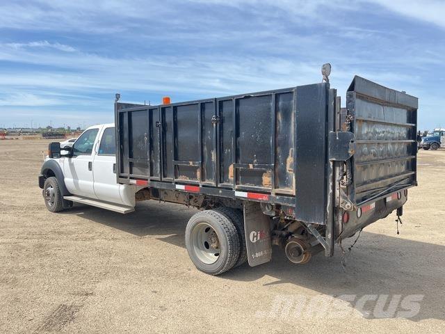 Ford F-550 平板栏板货车