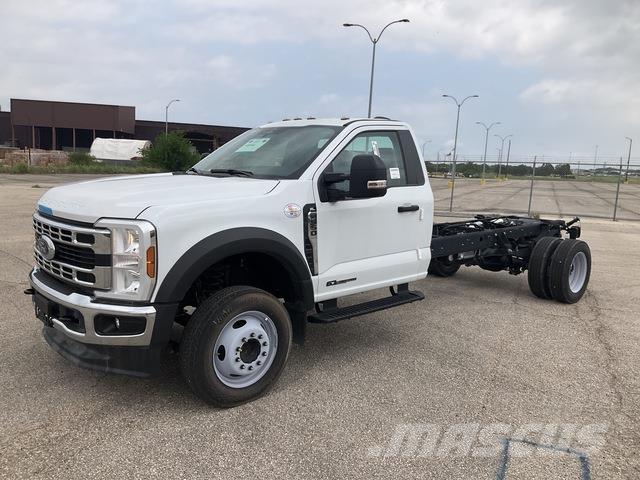 Ford F-550 驾驶室与内部