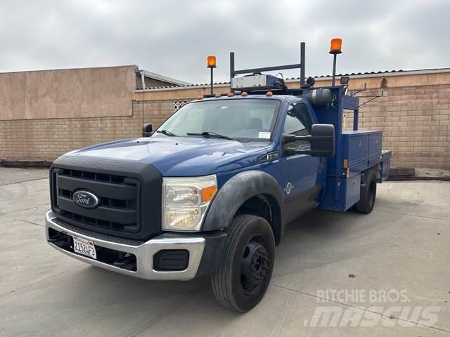 Ford F-550 皮卡车