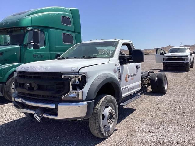 Ford F-550 驾驶室与内部