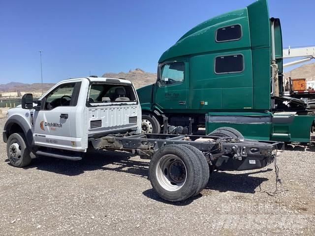 Ford F-550 驾驶室与内部