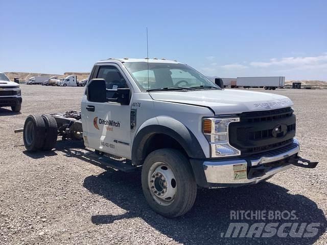 Ford F-550 驾驶室与内部