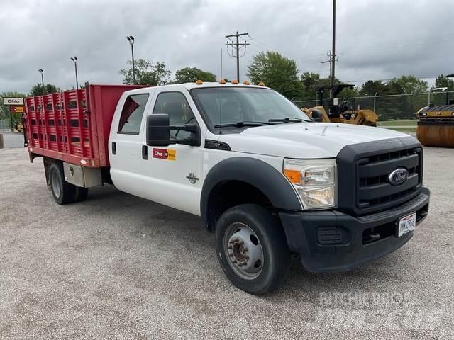 Ford F-550 平板栏板货车