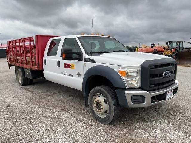 Ford F-550 平板栏板货车