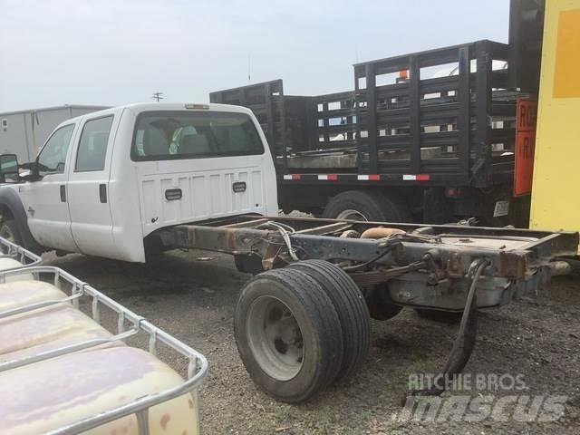 Ford F-550 驾驶室与内部