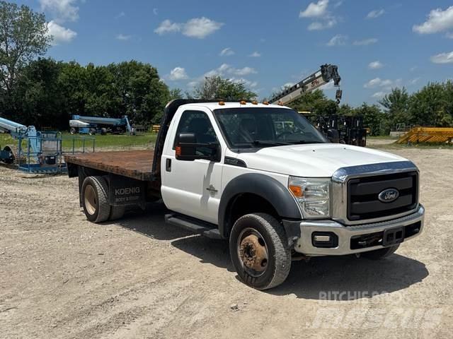 Ford F-550 平板栏板货车