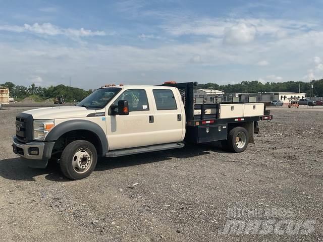 Ford F-550 平板栏板货车
