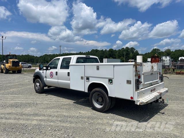 Ford F-550 皮卡车