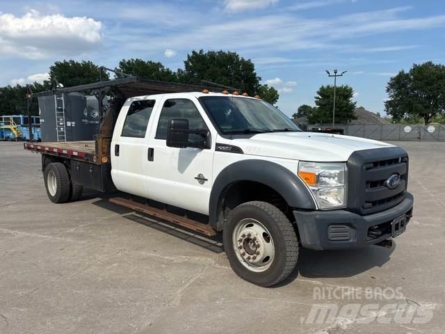Ford F-550 平板栏板货车