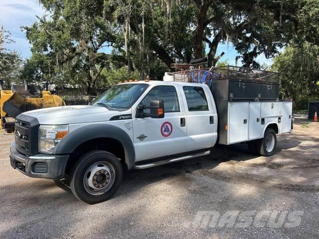 Ford F-550 皮卡车