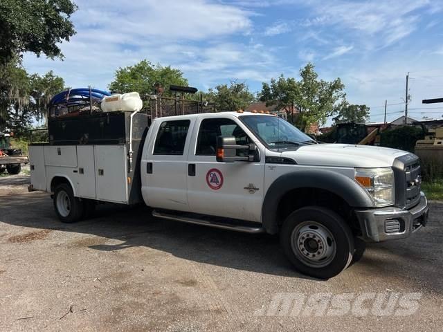 Ford F-550 皮卡车