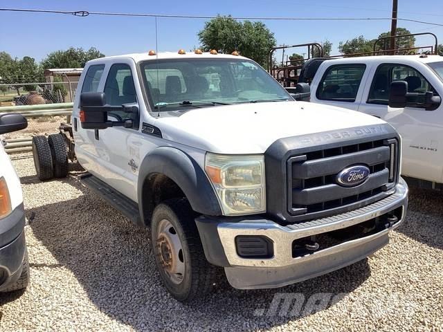 Ford F-550 驾驶室与内部