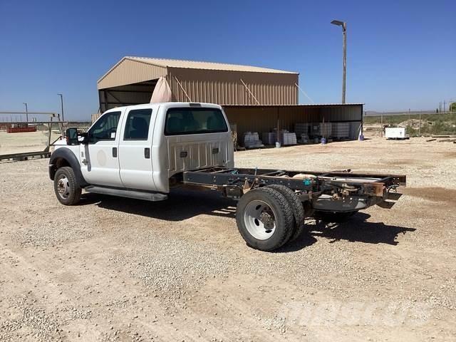 Ford F-550 驾驶室与内部