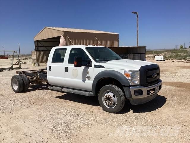 Ford F-550 驾驶室与内部