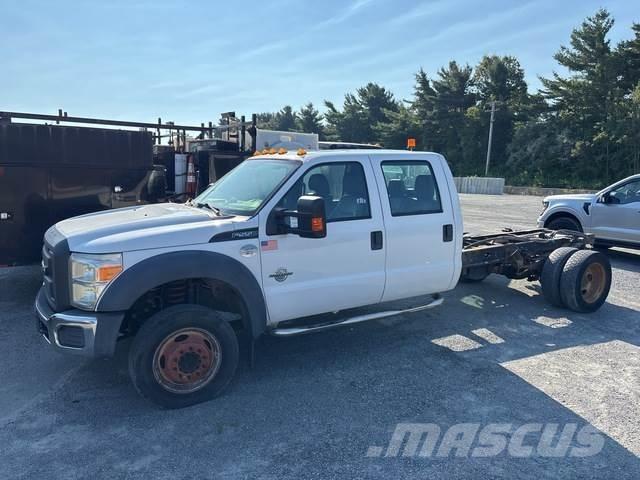 Ford F-550 驾驶室与内部