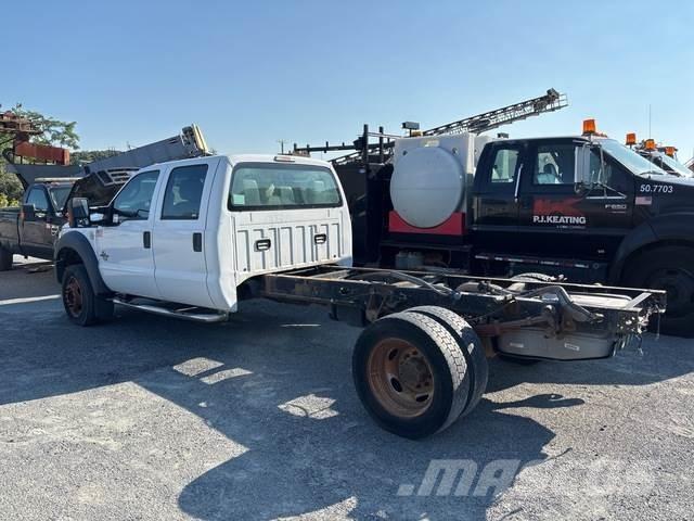 Ford F-550 驾驶室与内部