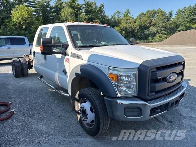 Ford F-550 驾驶室与内部