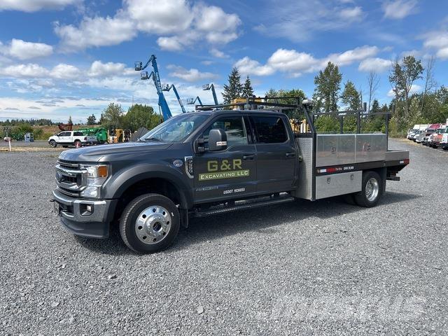 Ford F-550 平板栏板货车