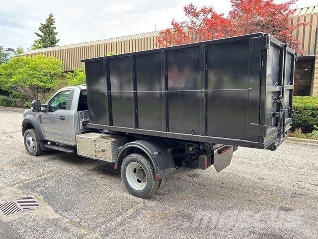 Ford F-550 工程吊钩车