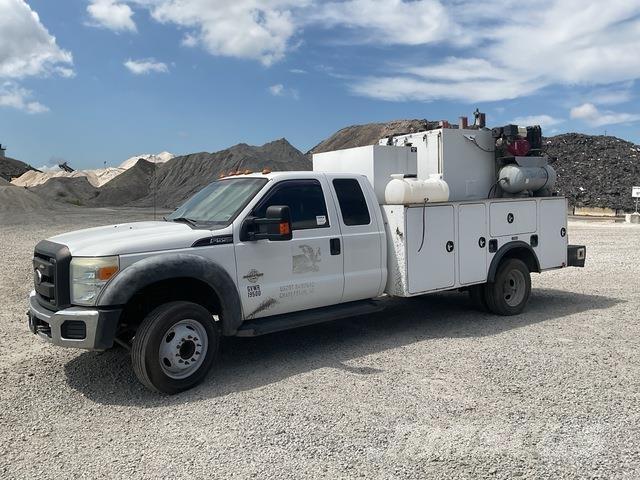 Ford F-550 油罐车