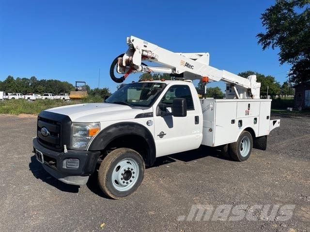 Ford F-550 车载式高空作业车