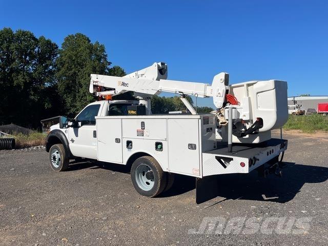 Ford F-550 车载式高空作业车