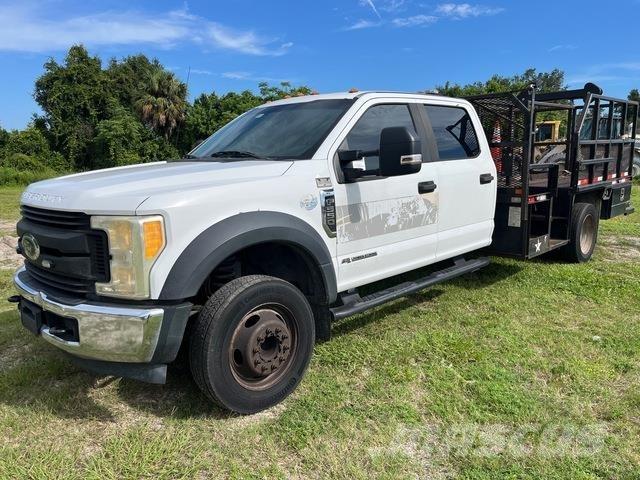 Ford F-550 皮卡车