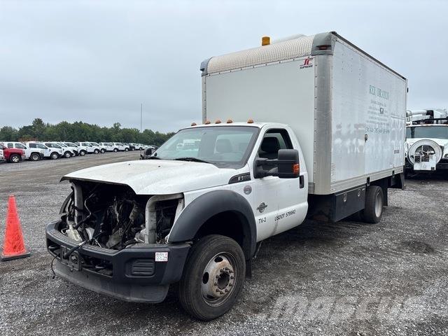 Ford F-550 厢式货车