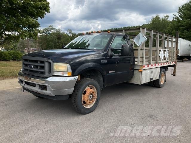 Ford F-550 平板栏板货车