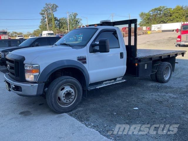 Ford F-550 平板栏板货车