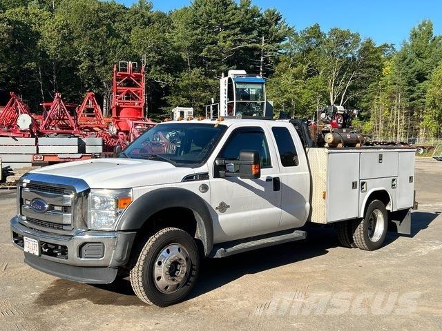 Ford F-550 皮卡车