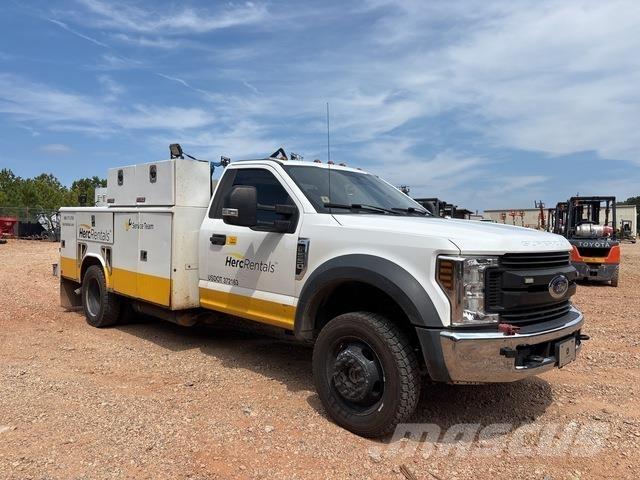Ford F-550 油罐车