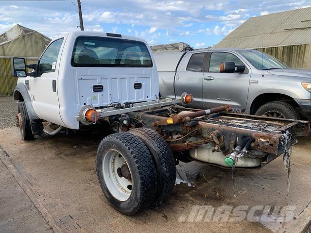 Ford F-550 驾驶室与内部
