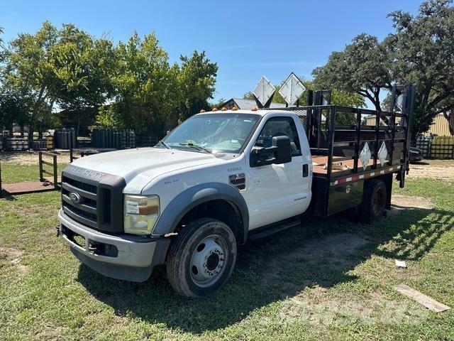 Ford F-550 平板栏板货车