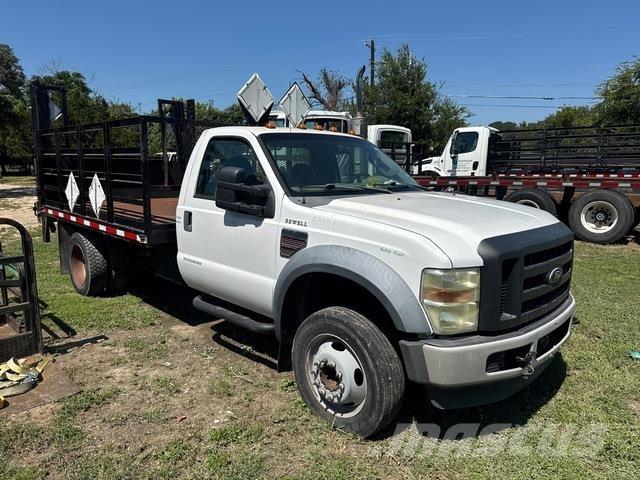 Ford F-550 平板栏板货车