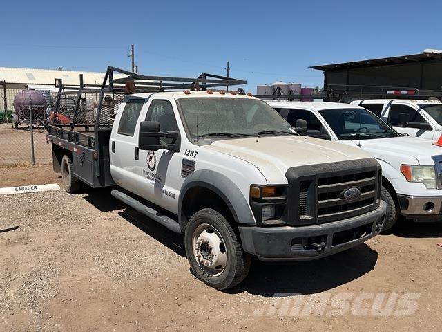 Ford F-550 平板栏板货车