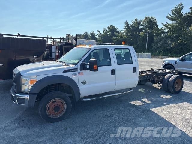Ford F-550 驾驶室与内部