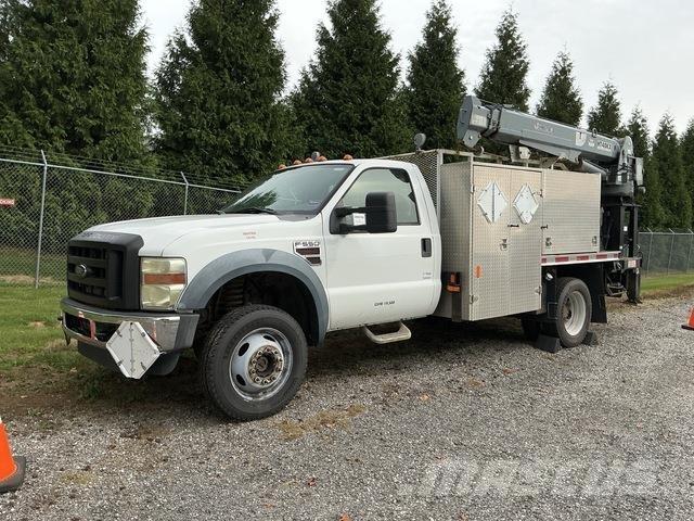 Ford F-550 起重车