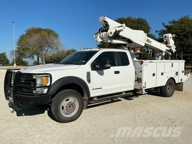Ford F-550 车载式高空作业车