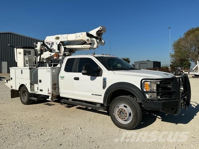 Ford F-550 车载式高空作业车