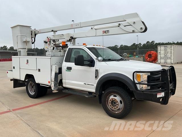 Ford F-550 车载式高空作业车