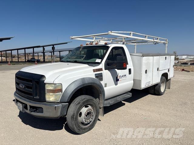 Ford F-550 皮卡车