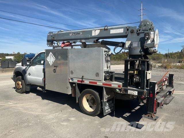 Ford F-550 起重车