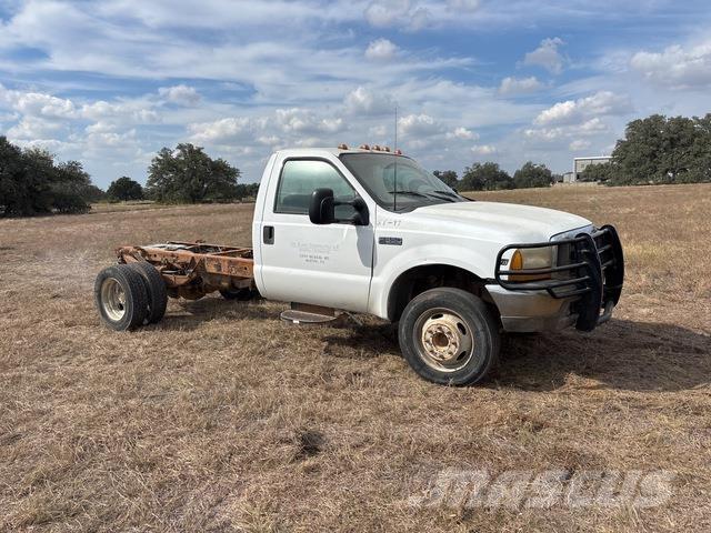 Ford F-550 驾驶室与内部