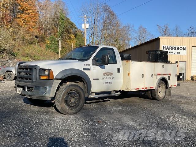 Ford F-550 皮卡车