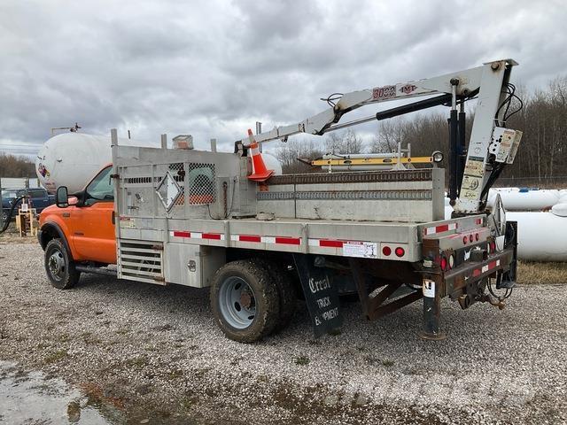 Ford F-550 起重车