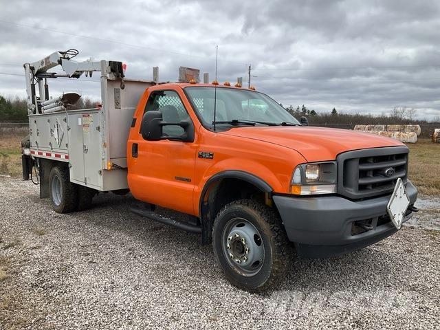 Ford F-550 起重车