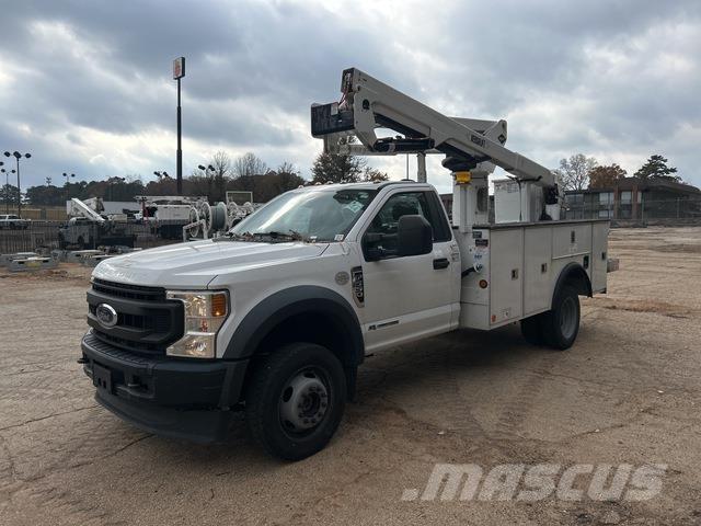 Ford F-550 车载式高空作业车